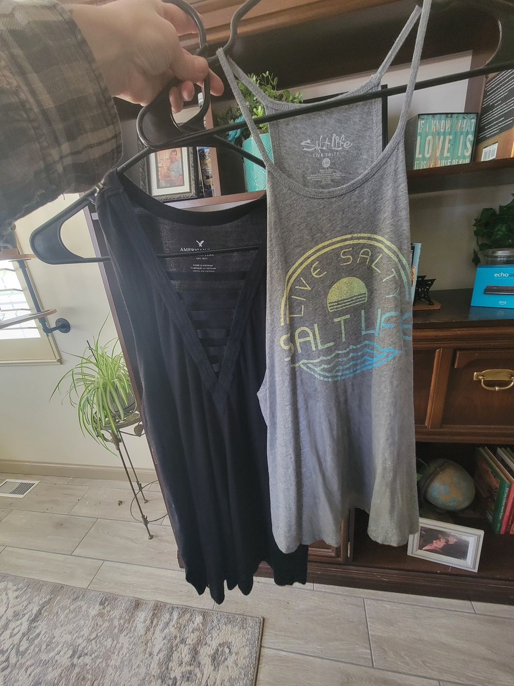 Bundle Of 2 Tank Tops Salt Life Grey Graphic Tank AE Black Tank